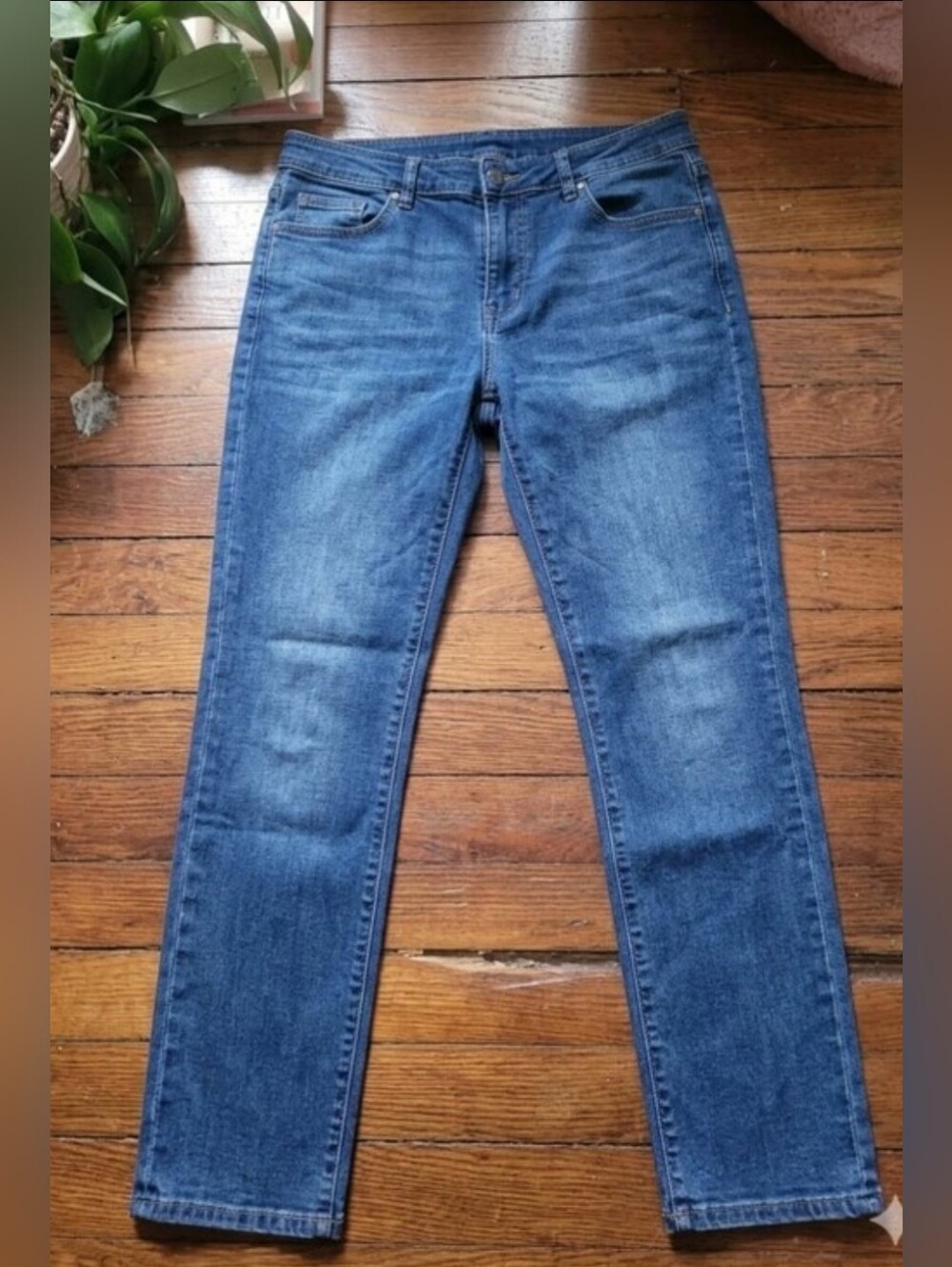 Women's Size 12 Straight Leg Denim Jeans Medium Wash